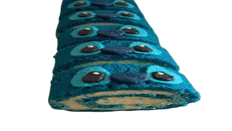 Image d'un gâteau "roulé Stitch" réalisé lors d'un atelier de cours de pâtisserie dispensé par Le Fouet Enchanté.